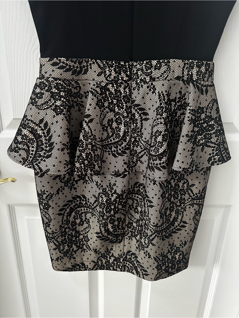 bebe Black & Tan Lace Peplum Cocktail Dress - Size L Y2K Retro Style - Picture 3 of 5